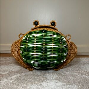 Kate Spade New York Frog wicker bag